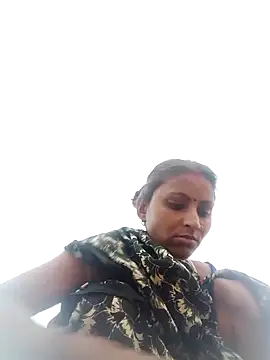 Snapshot of Juli_rathore chatting on June 2, 2026, 12:10 am Juli rathore online show from June 2, 2026, 12:10 am