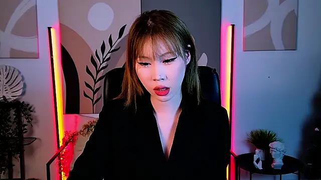 Snapshot of SarahRice chatting on March 12, 2026, 6:45 pm SarahRice online show from March 12, 2026, 6:45 pm