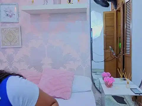 Emma Thompssonn online show from February 24, 2026, 11:44 am