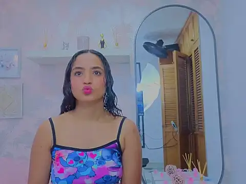 Emma Thompssonn online show from February 21, 2026, 12:18 pm