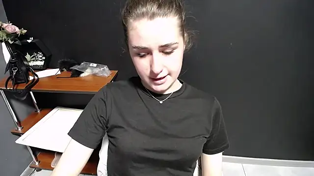 Sunny siren online show from May 19, 2026, 12:23 pm