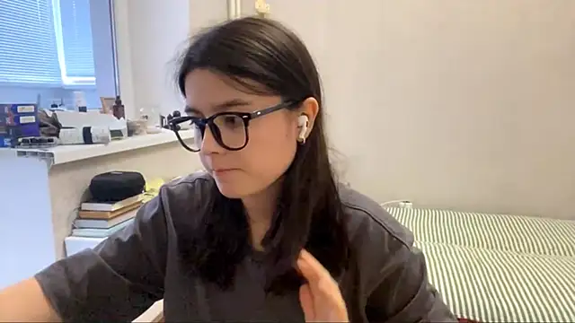 SaintMari online show from July 12, 2026, 1:23 pm