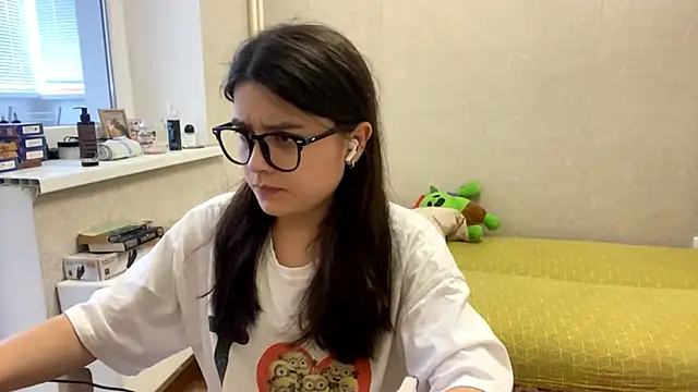 SaintMari online show from June 27, 2026, 2:34 pm