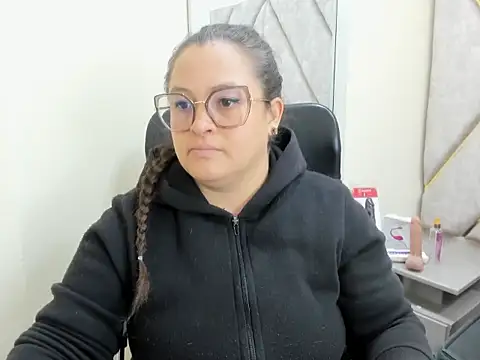 Sarah Boobs  online show from May 10, 2026, 3:10 am