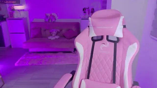 Blush Marie online show from April 26, 2026, 5:38 am