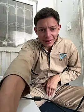 Snapshot of santiObrero chatting on July 14, 2026, 3:40 pm santiObrero online show from July 14, 2026, 3:40 pm