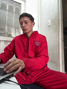 santiObrero online show from May 8, 2026, 4:22 pm