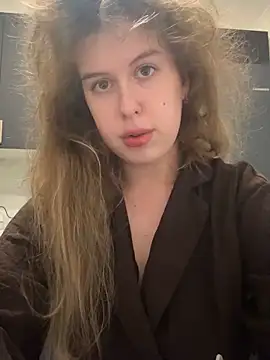 LilianBliss online show from June 16, 2026, 7:36 pm