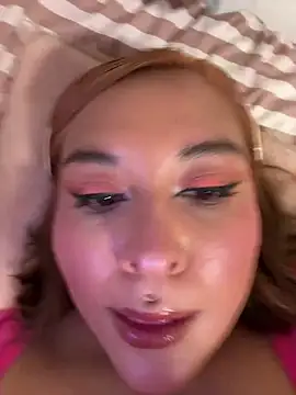 Snapshot of Nailealipsglossy chatting on February 15, 2026, 10:14 am Nailealipsglossy online show from February 15, 2026, 10:14 am