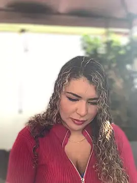 TianaRios Pink online show from January 19, 2026, 1:37 pm