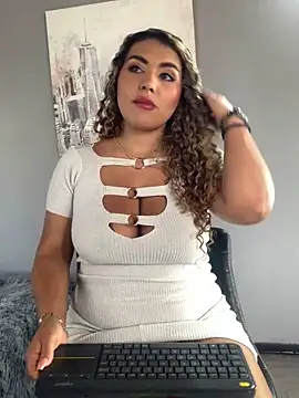 Snapshot of TianaRios_Pink chatting on March 11, 2026, 7:30 pm TianaRios Pink online show from March 11, 2026, 7:30 pm