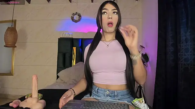 sophia willliamss online show from February 16, 2026, 11:42 am