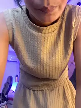 Auri   online show from May 5, 2026, 7:28 pm