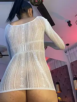Auri   online show from July 10, 2026, 7:36 pm