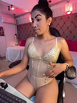 Auri   online show from June 10, 2026, 7:37 pm
