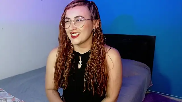 Snapshot of Analia111 chatting on April 5, 2026, 12:28 am Analia111 online show from April 5, 2026, 12:28 am