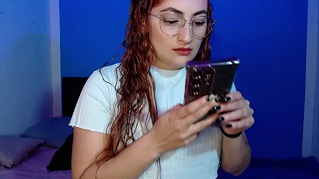 Snapshot of Analia111 chatting on March 21, 2026, 12:56 am Analia111 online show from March 21, 2026, 12:56 am