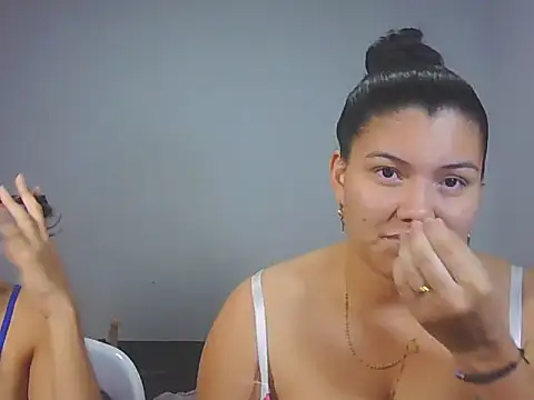 Helena-Paola online show from February 1, 2026, 11:25 pm