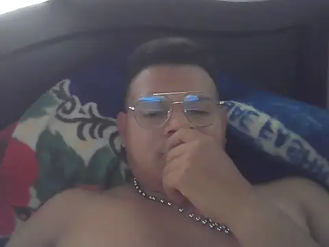 Morenoblasquez online show from June 18, 2026, 9:31 pm