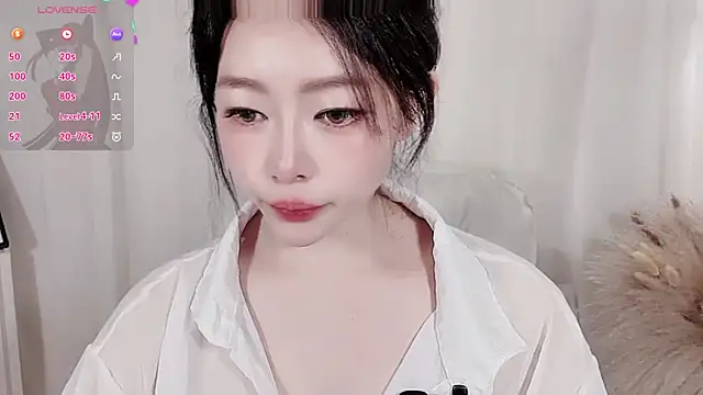 XinYuemeimei online show from July 4, 2026, 2:10 pm