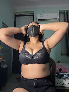 RadhikaHotty online show from May 3, 2026, 5:38 pm