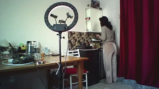 bella2322 online show from March 19, 2026, 4:23 am