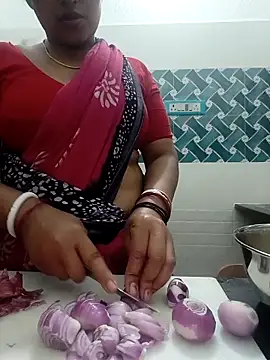 Hot-Tinaa online show from March 24, 2026, 3:01 pm