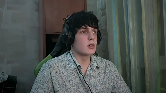 DenBunnyy online show from February 4, 2026, 5:52 pm