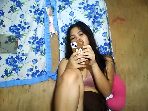 PinaySkinnyJust18 online show from June 11, 2026, 9:34 pm