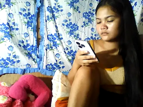 PinaySkinnyJust18 online show from July 3, 2026, 10:05 pm