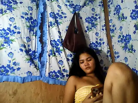 PinaySkinnyJust18 online show from June 27, 2026, 10:21 am