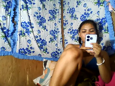 PinaySkinnyJust18 online show from June 20, 2026, 4:39 am