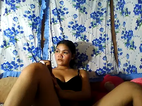 PinaySkinnyJust18 online show from July 8, 2026, 5:52 am