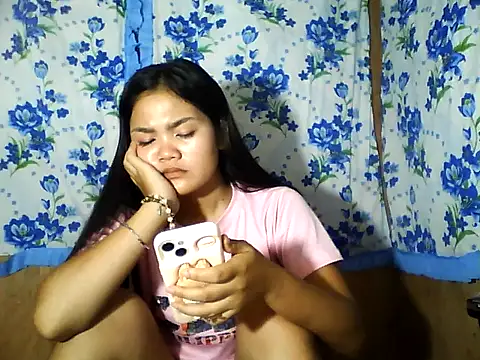 PinaySkinnyJust18 online show from April 29, 2026, 10:38 pm