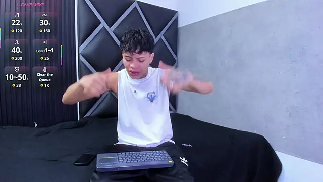 Dogan Renzo0 online show from March 16, 2026, 11:47 am