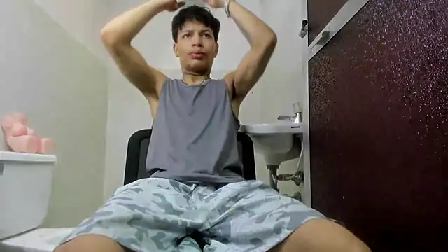 Dogan Renzo0 online show from March 23, 2026, 8:41 pm