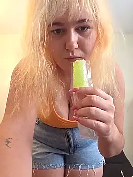 Snapshot of Ashlovescannabis chatting on July 15, 2026, 2:46 pm Ashlovescannabis online show from July 15, 2026, 2:46 pm