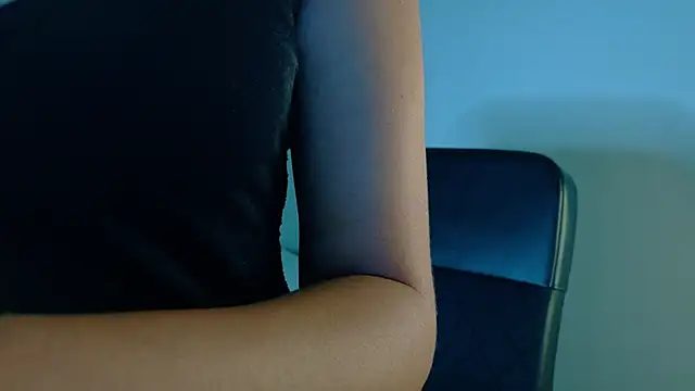 Snapshot of AmmyRouse__ chatting on March 13, 2026, 11:37 am AmmyRouse online show from March 13, 2026, 11:37 am