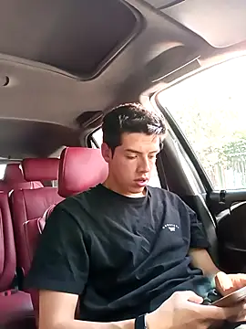 maximo 15  online show from February 9, 2026, 3:21 pm