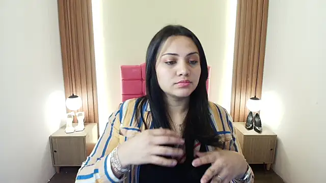 IvonneRoss  online show from February 27, 2026, 12:16 pm