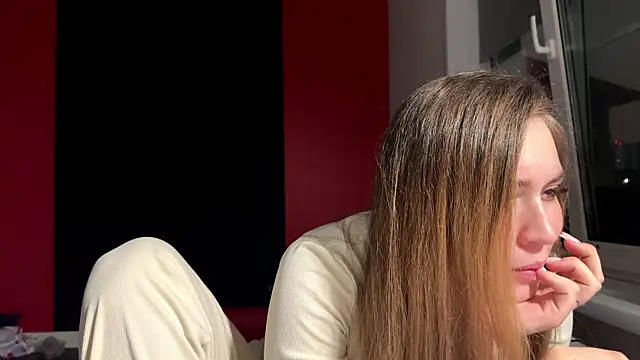 VeraLili online show from February 10, 2026, 4:28 pm