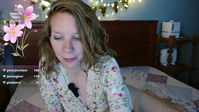 Daisy Lovely online show from July 6, 2026, 4:19 am