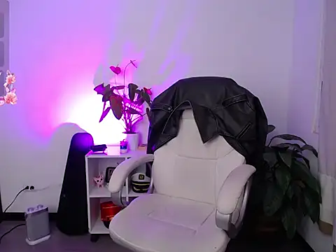 ItsNyla online show from February 3, 2026, 12:32 am