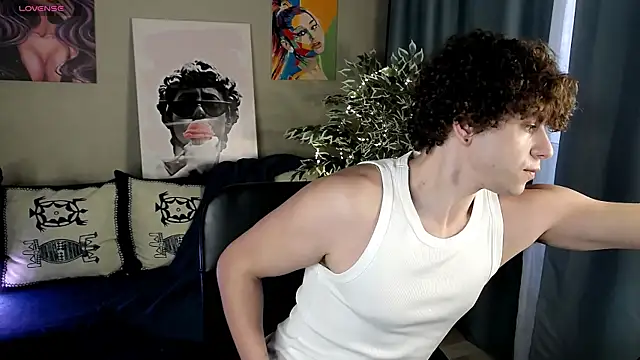TylerGibson online show from April 22, 2026, 3:35 am