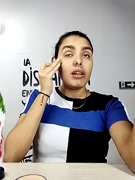 Catalinna 03 online show from February 17, 2026, 12:13 pm