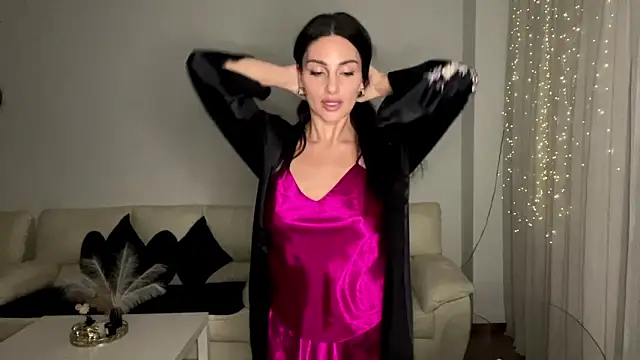 Snapshot of RoxelleSilvara69 chatting on March 17, 2026, 10:13 pm RoxelleSilvara69 online show from March 17, 2026, 10:13 pm