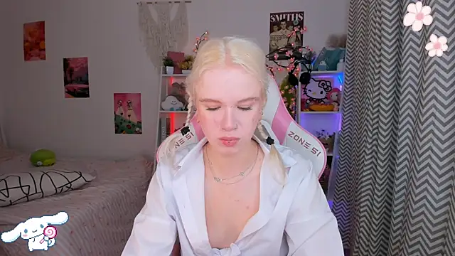 Mia WaterFall online show from July 21, 2026, 3:30 am