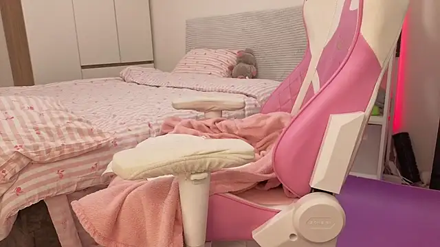 Mia WaterFall online show from March 2, 2026, 7:15 am