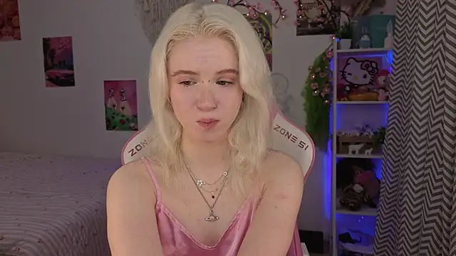 Snapshot of Mia_WaterFall chatting on May 17, 2026, 3:17 am Mia WaterFall online show from May 17, 2026, 3:17 am
