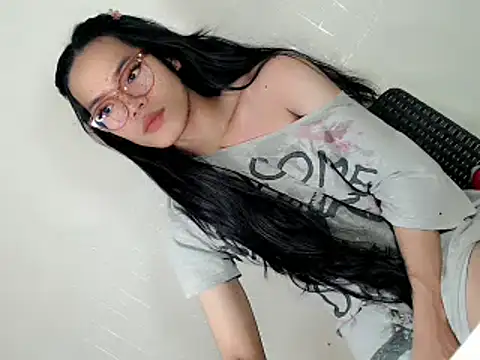 Urhotfucking veronica1 online show from April 15, 2026, 7:51 pm